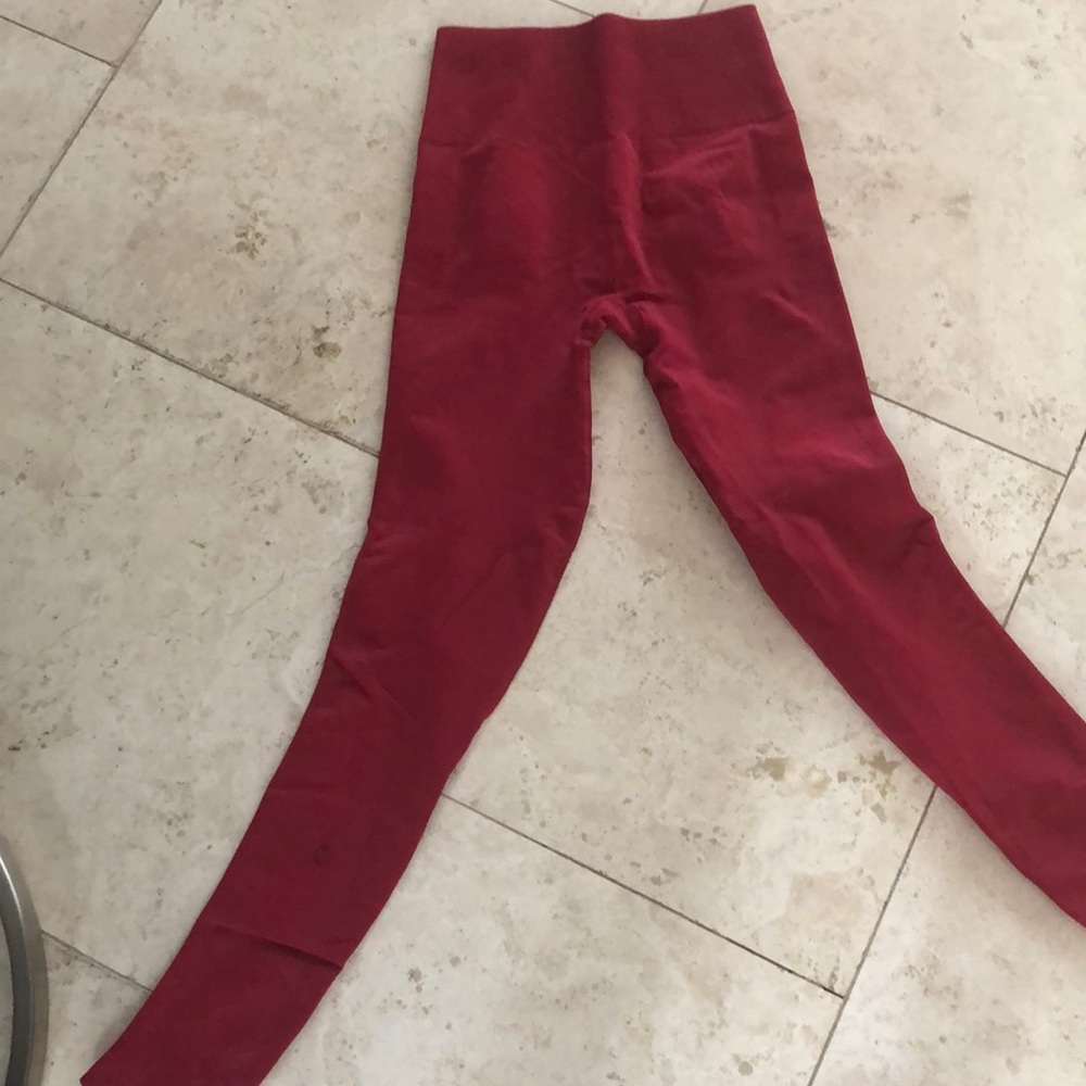 Red lulu lemon legging